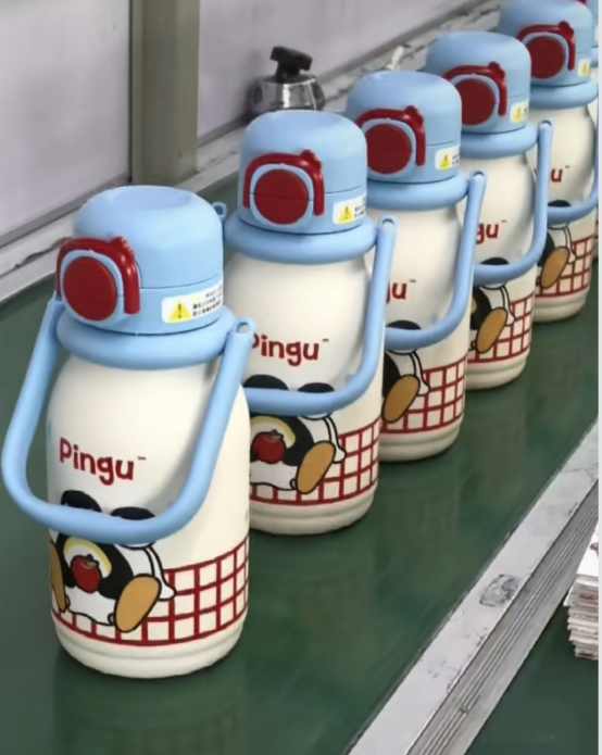 థర్మోస్ కప్పు చేయడానికి, ఇది అందమైన రూపాన్ని కలిగి ఉండటం మాత్రమే కాదు, లోపల మరియు వెలుపల బాగా గుండ్రంగా ఉండాలి